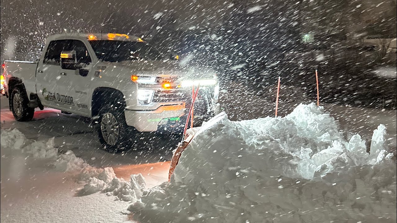 PLOWING WITH THE NEW SNO POWER F14 TRUCK PLOW! @snopower3744