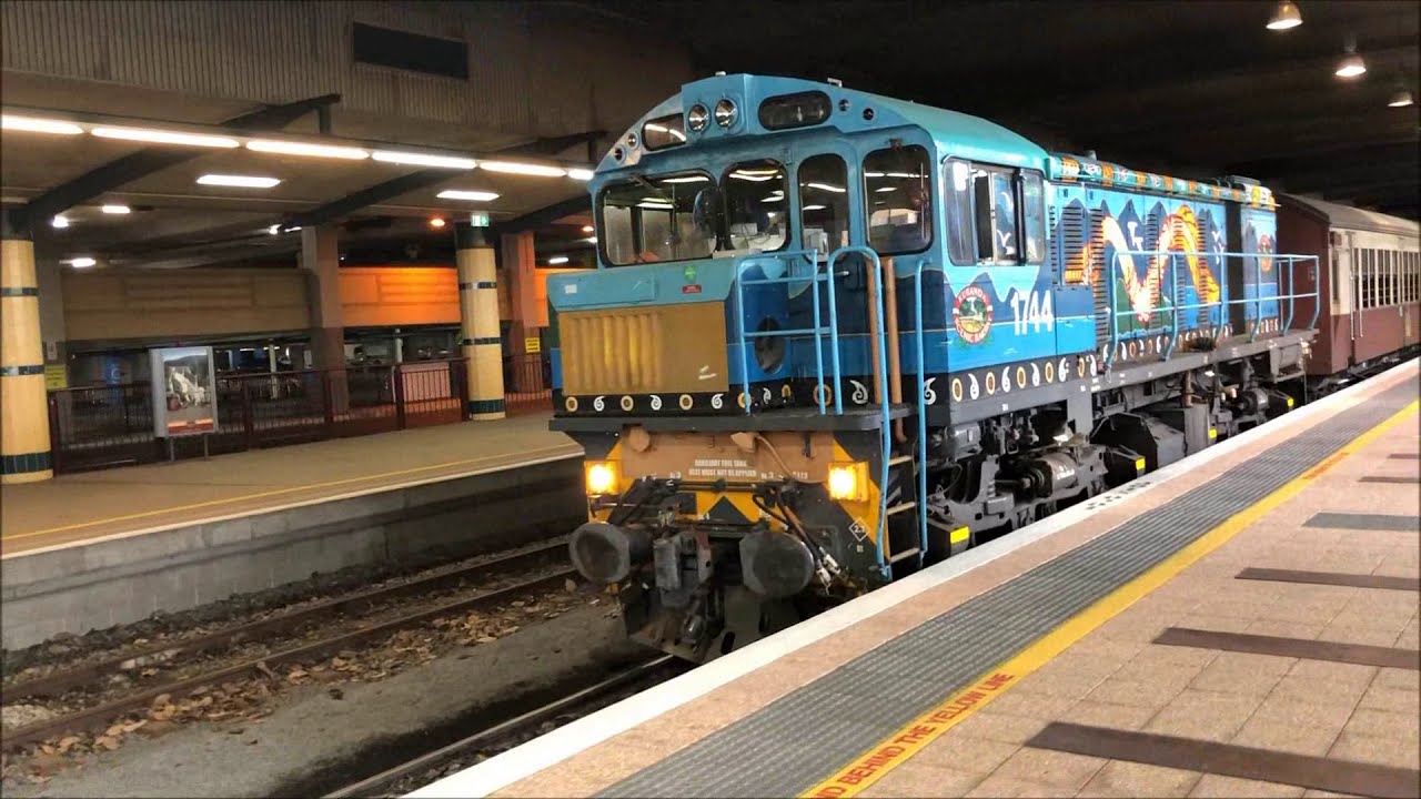 Spirit of Queensland & Kuranda Scenic Rail at Cairns Station (Chapters)
