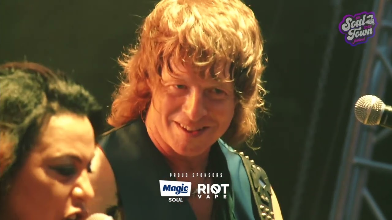 The Brand New Heavies perform You Are The Universe at the 2022 Soultown Festival