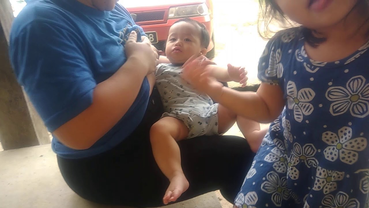 Menyusu Mengantuk Tapi Tidak Mahu Tidur / Breastfeeding Sleepy But Do Not Want To Sleep