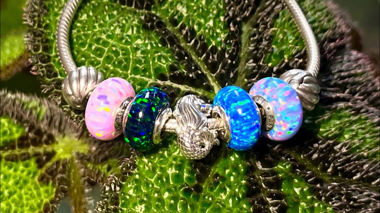 Pandora | A Comparison of 4 Colours of Opalescent Charm & Singapore Merlion Charm 🧜🏻‍♀️ 🦁