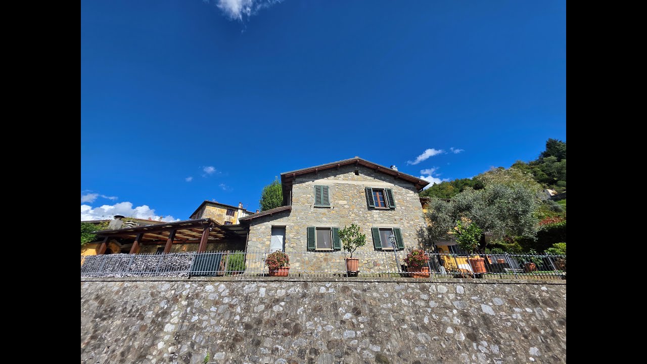 Rustico finemente ristrutturato con panorama mozzafiato nel verde della Garfagnana. Rich. € 250.000
