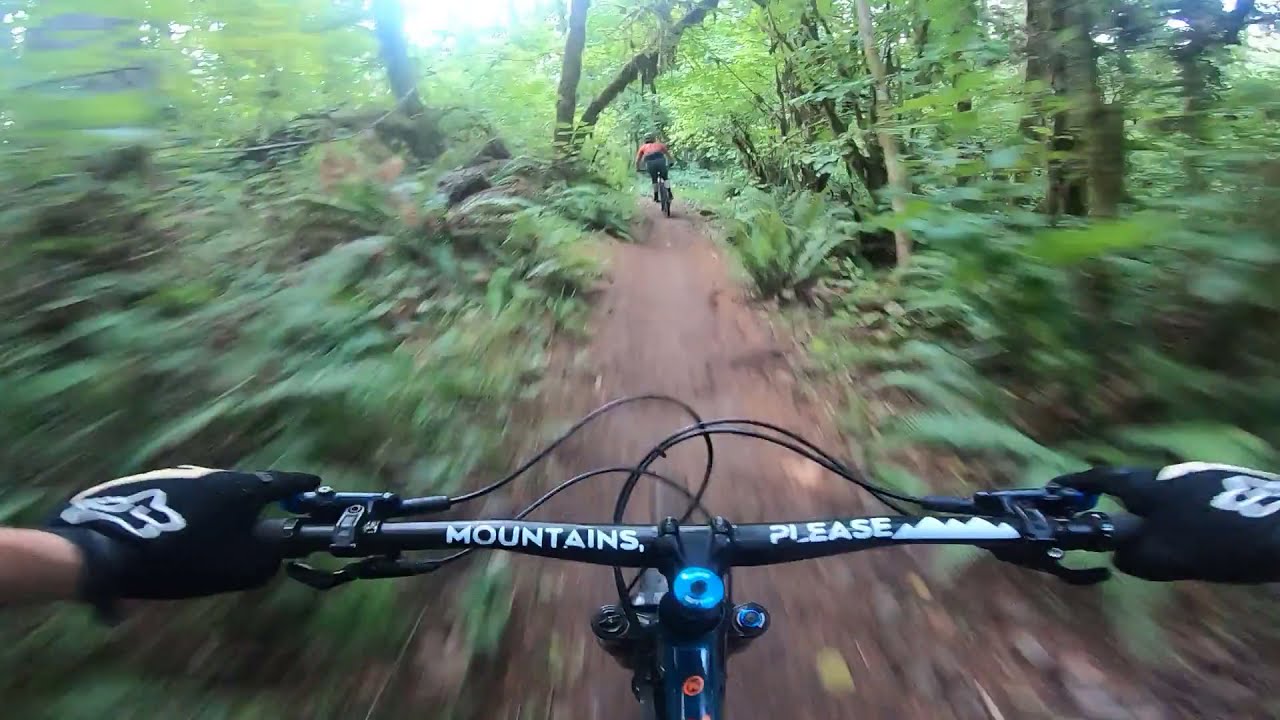 Mountain biking Acer Spades trail at Thurston Hills Natural Area (Springfield/Eugene Oregon).