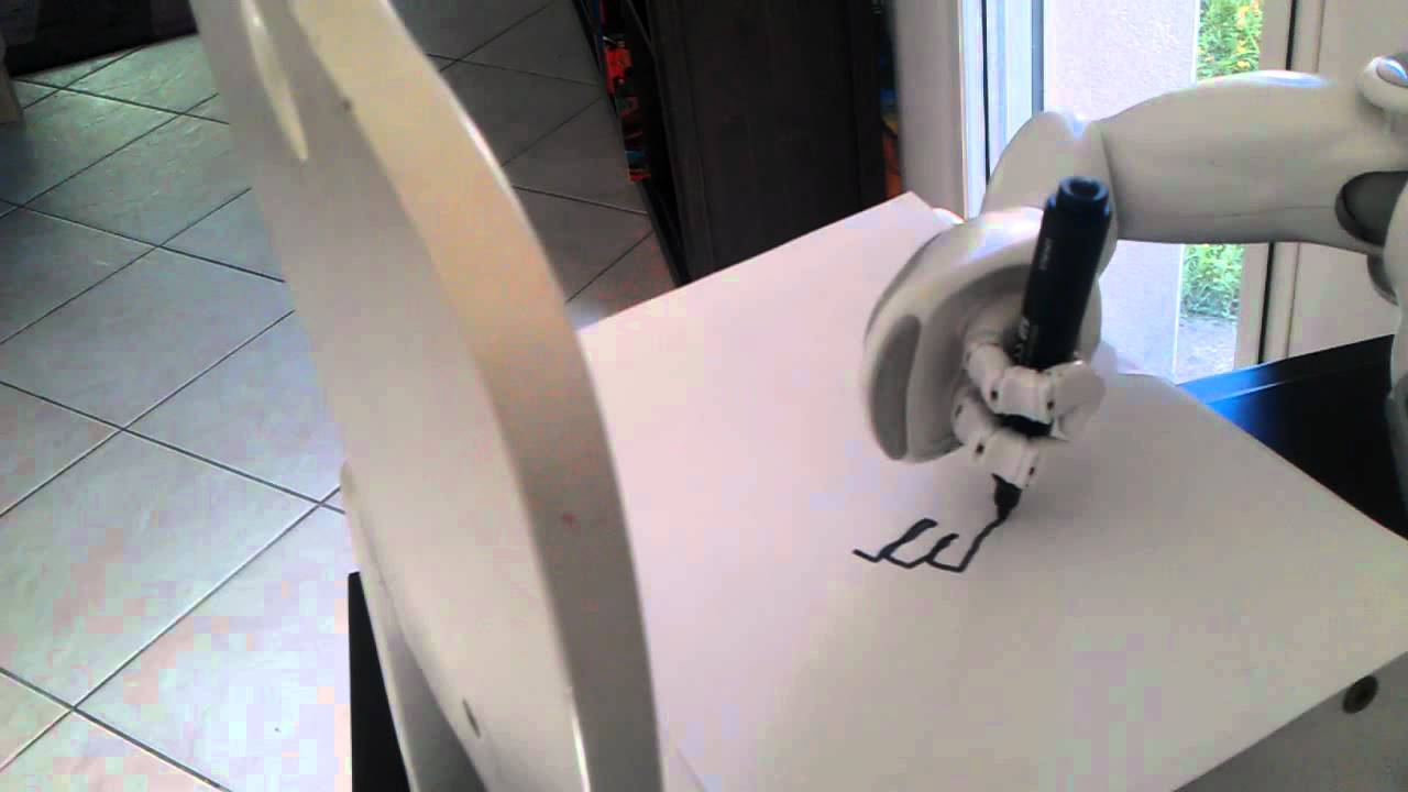 NAO Robot Draws what he sees ! Drawing my hand
