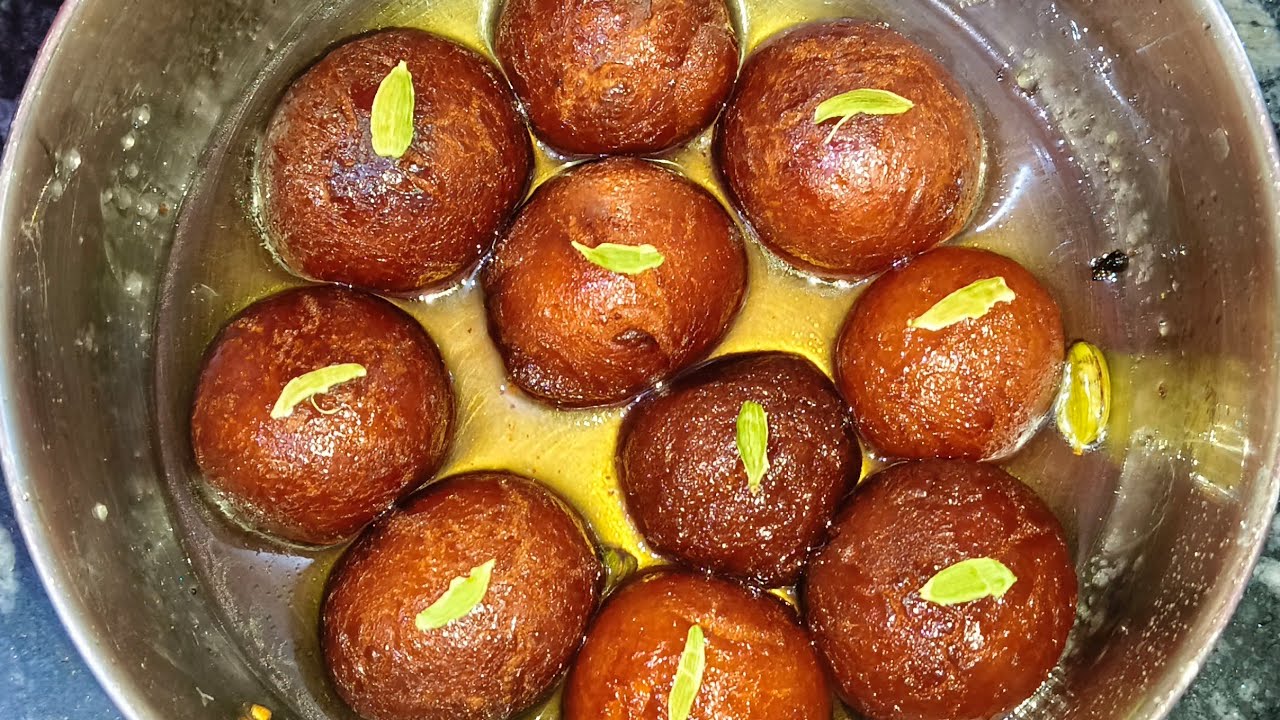 Gulab jamun/ is holi ek bar jarur banai