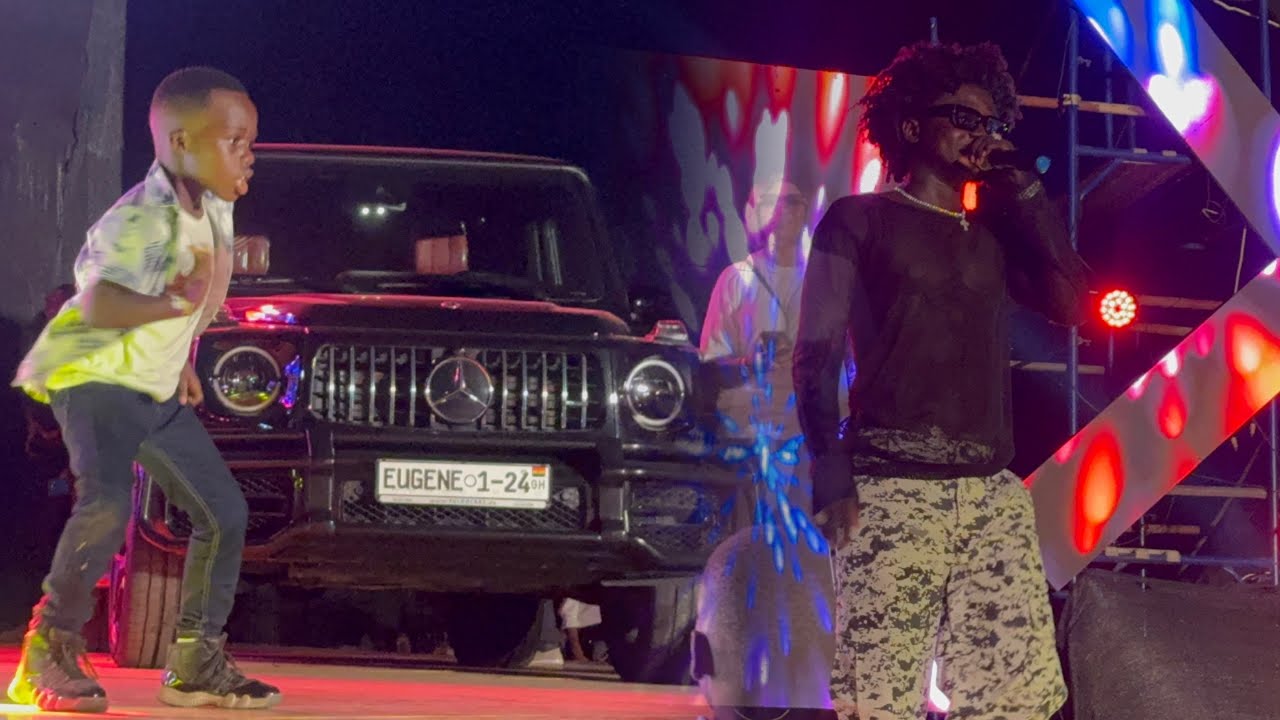 Wow ! Kuami Eugene Pulls Two Luxurious cars at Let the Kids come to Eugene Concert. FULL PERFORMANCE