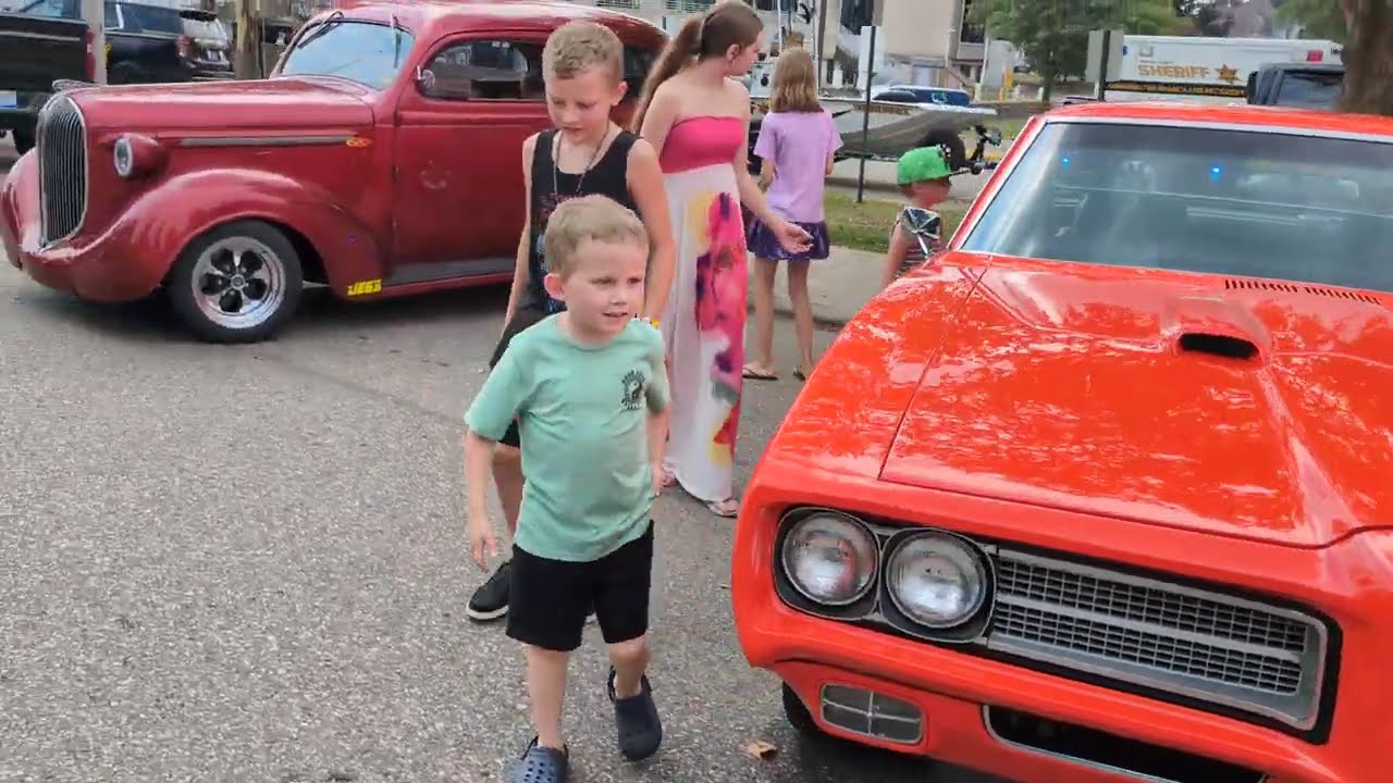 BACK TO THE BRICKS 2025 - CAR SHOW - LIVE - WALKTHROUGH - DOWNTOWN FLINT MICHIGAN