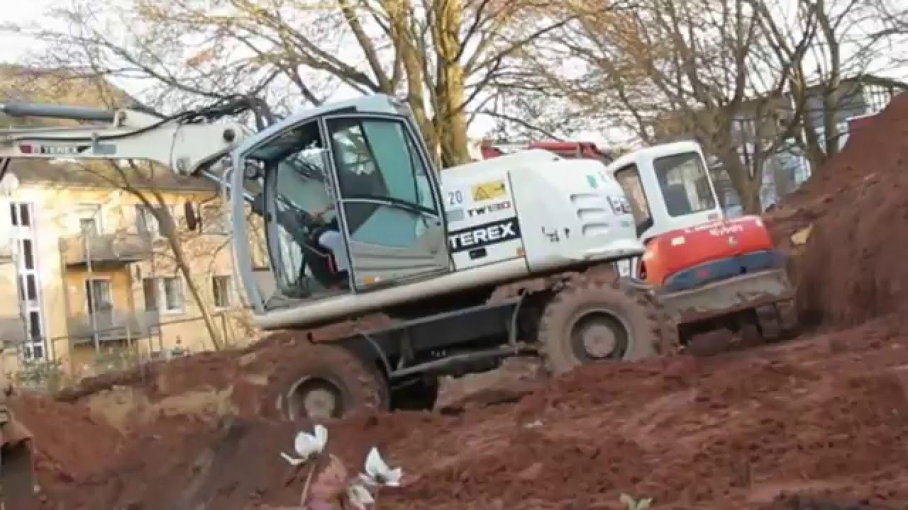 Bagger Terex TW 130 im Einsatz