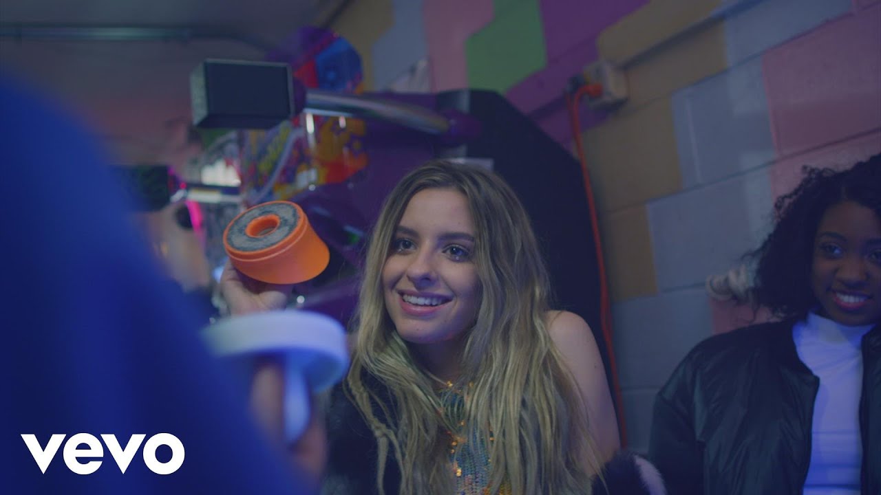 Sophie Beem - Skyline (Official Video)