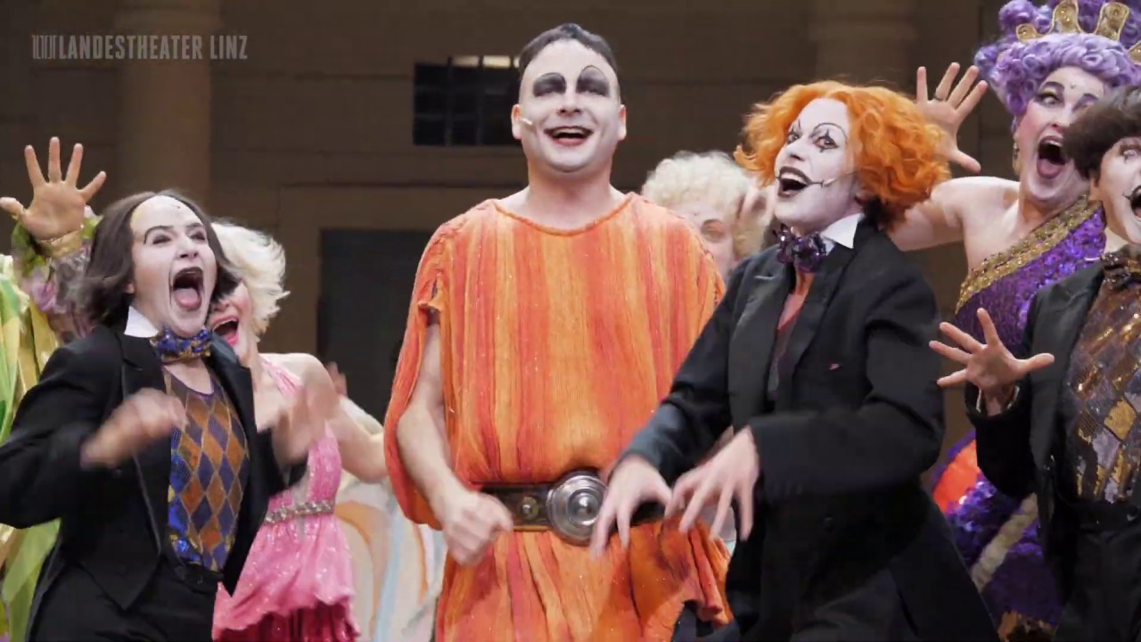 DIE SPINNEN, DIE RÖMER! a funny thing happened on the way to the forum