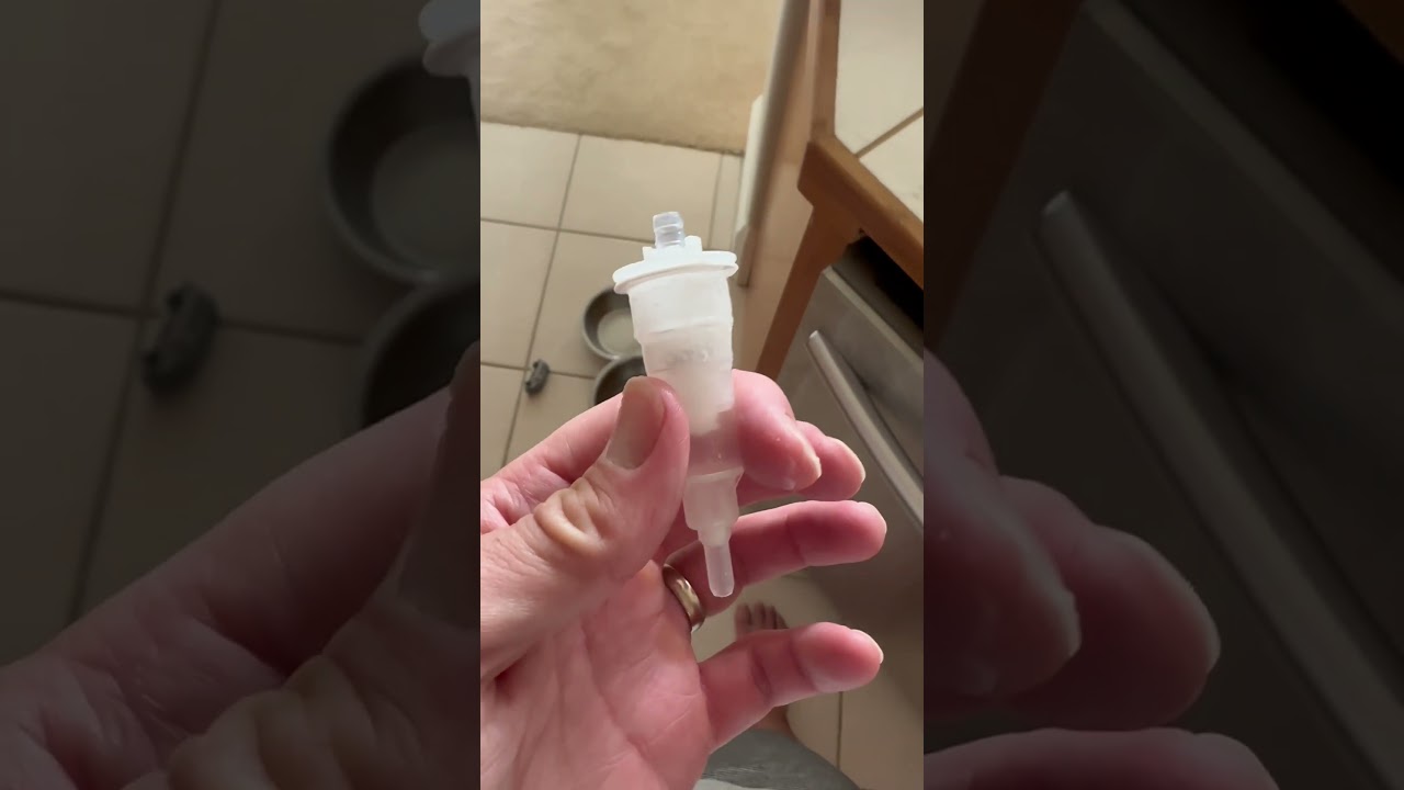Дозатор лосьона (Cetaphil) не работает.