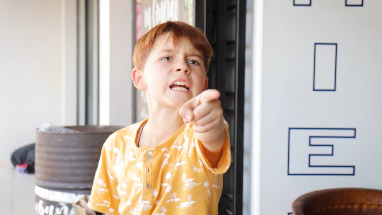 Un niño malcriado puede cambiar 😭 - Novelas en Español