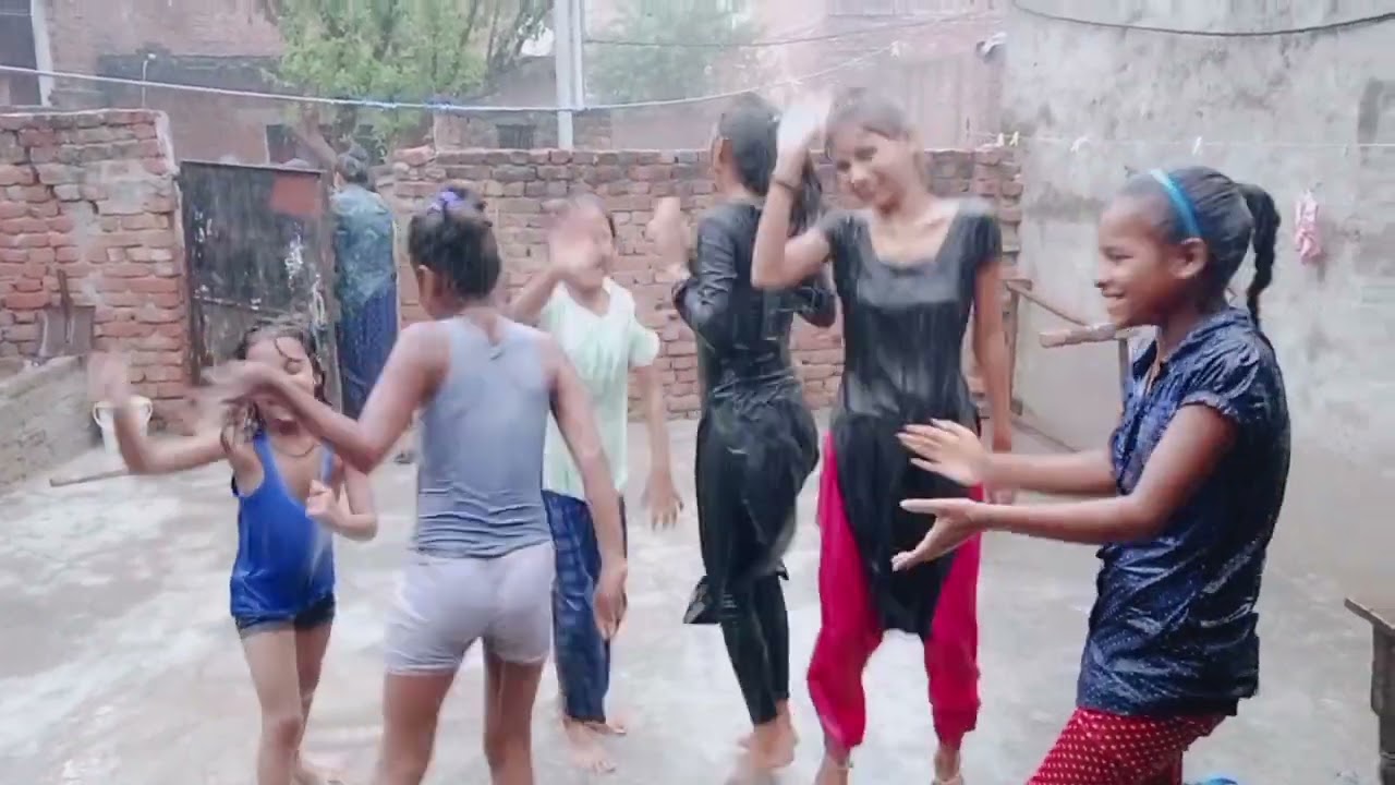 Baarish Me Bachcho Ke Sath Masti 💃💃💃#vlog #barish #masti