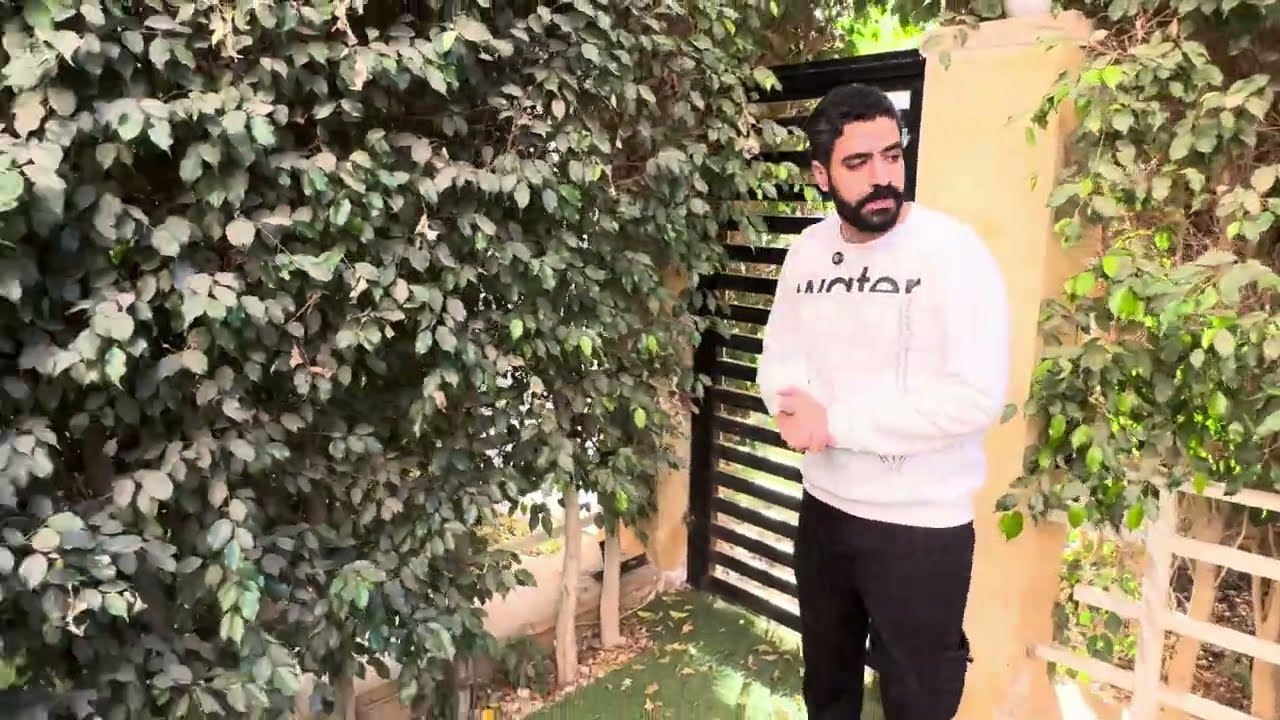 بمدينتي  خالصه الاقساط كاش تشطيبات خاصه بالفرش والأجهزه دور أرضي بحديقه خاصه جاهزه علي السكن الفوري