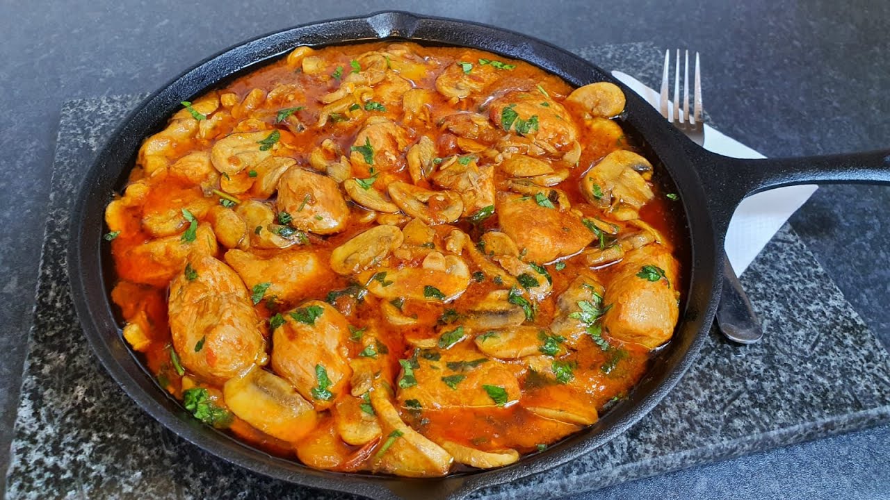 Tocanita de ciuperci cu piept de pui
