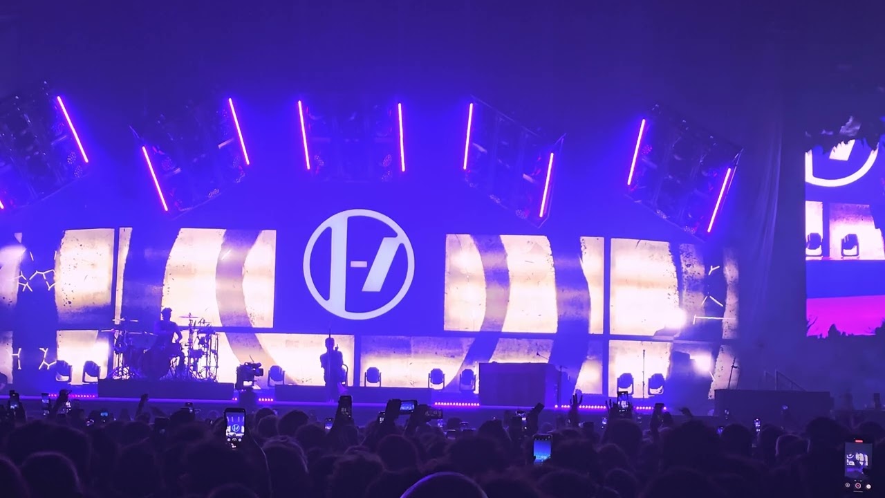 Twenty One Pilots - Clancy Tour - Live in Bologna - Backslide