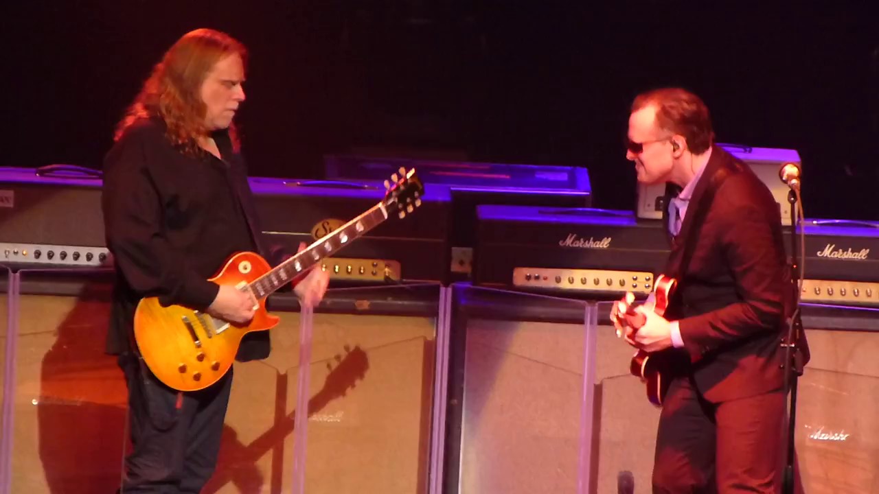 Joe Bonamassa & Warren Haynes - Look Over Yonders Wall - 5/16/13 Beacon Theatre - NYC