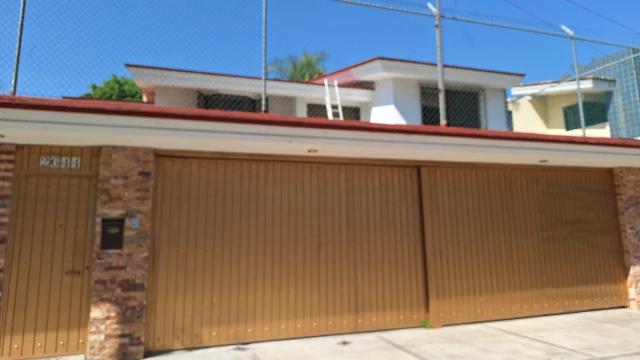 CASA EN RENTA SOBRE AV TOPACIO COL. RESIDENCIAL VICTORIA