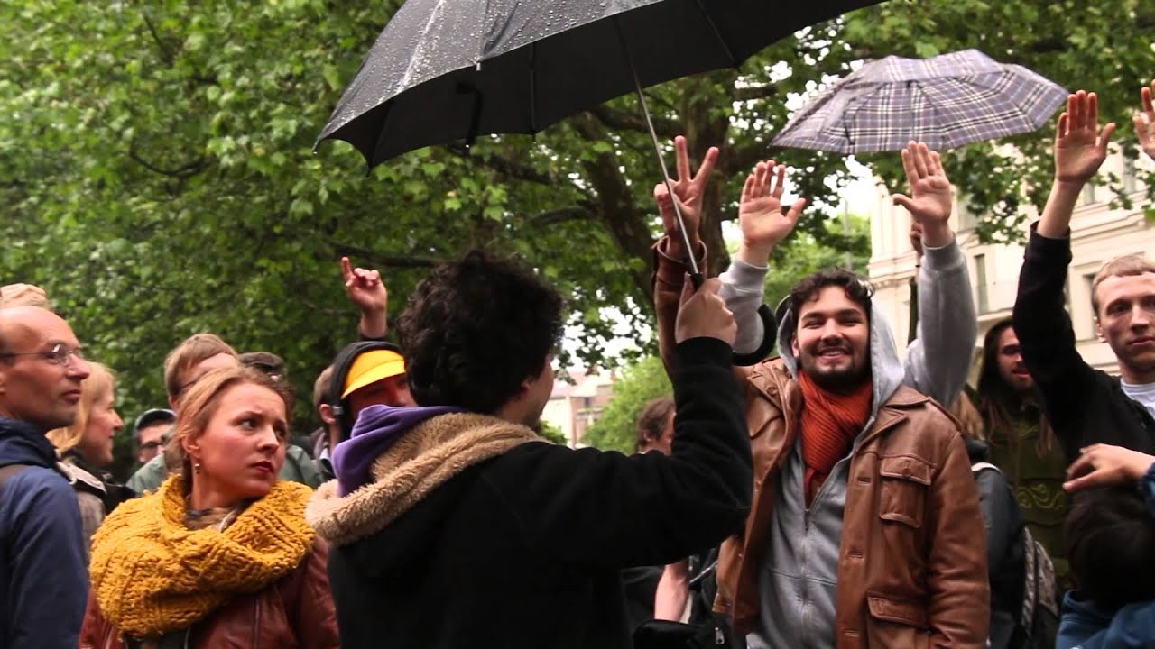 (DOKU HD) Unter Kriegsgegnern - Friedensbewegung 2014: Neonazis, Hippies, Verschw&ouml;rungstheoretiker