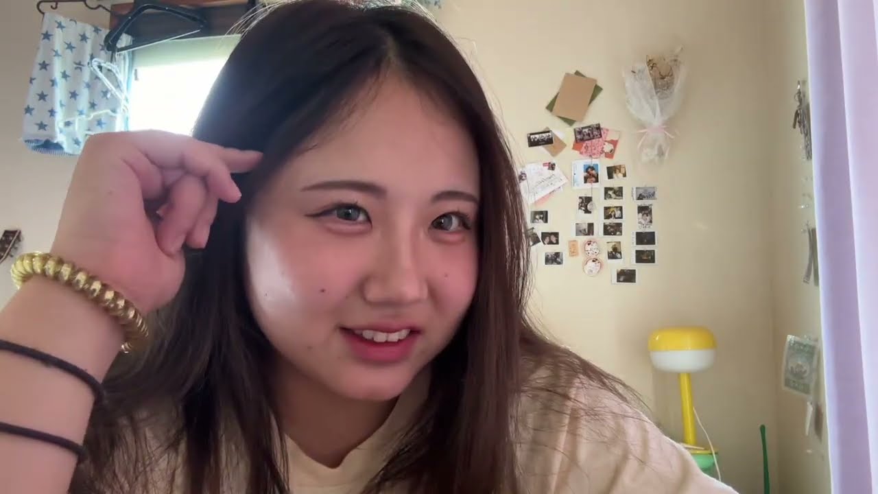 パンプス草すぎて死にそうになりながら毎日頑張ってるOLがカラコン1億年ぶりに付けてみてビジュいいからありがとう編