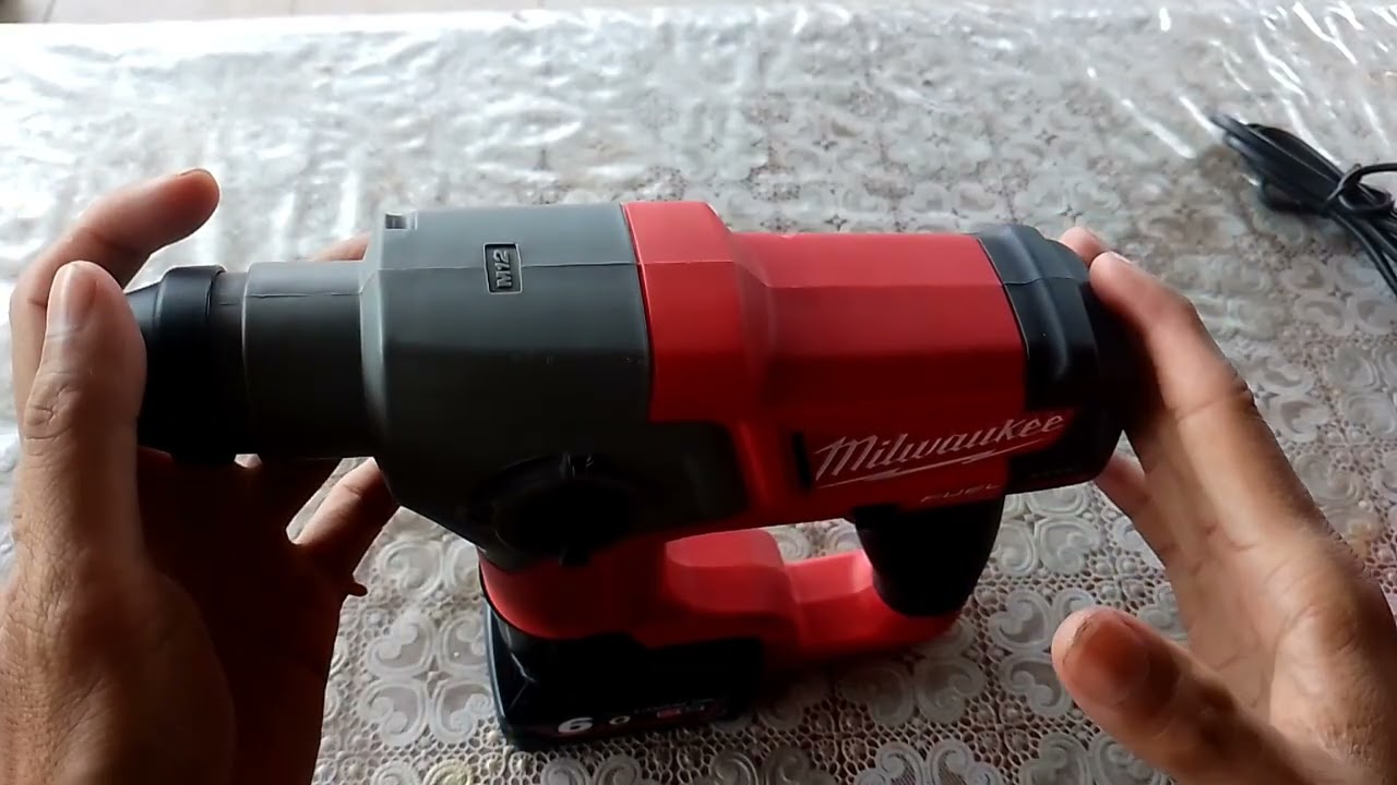 MILWAUKEE M12 CH CORDLESS ROTARY HAMMER [12V]