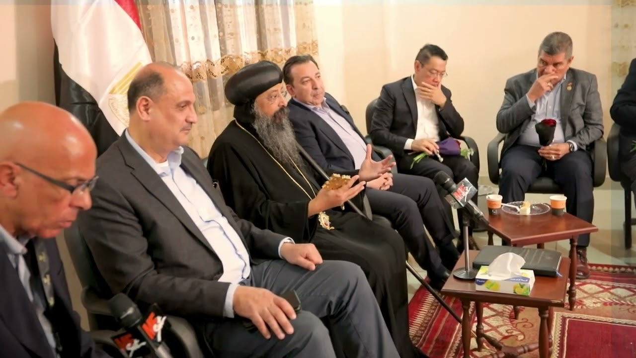 الانبا زوسيما يروي قصه الانبا انطونيوس و دير الميمون  امام السفراء