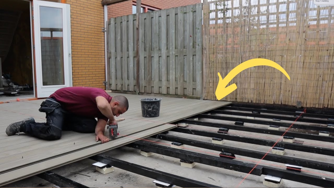 Leer tuin, balkon of een dakterras met kunststof bankirai maken