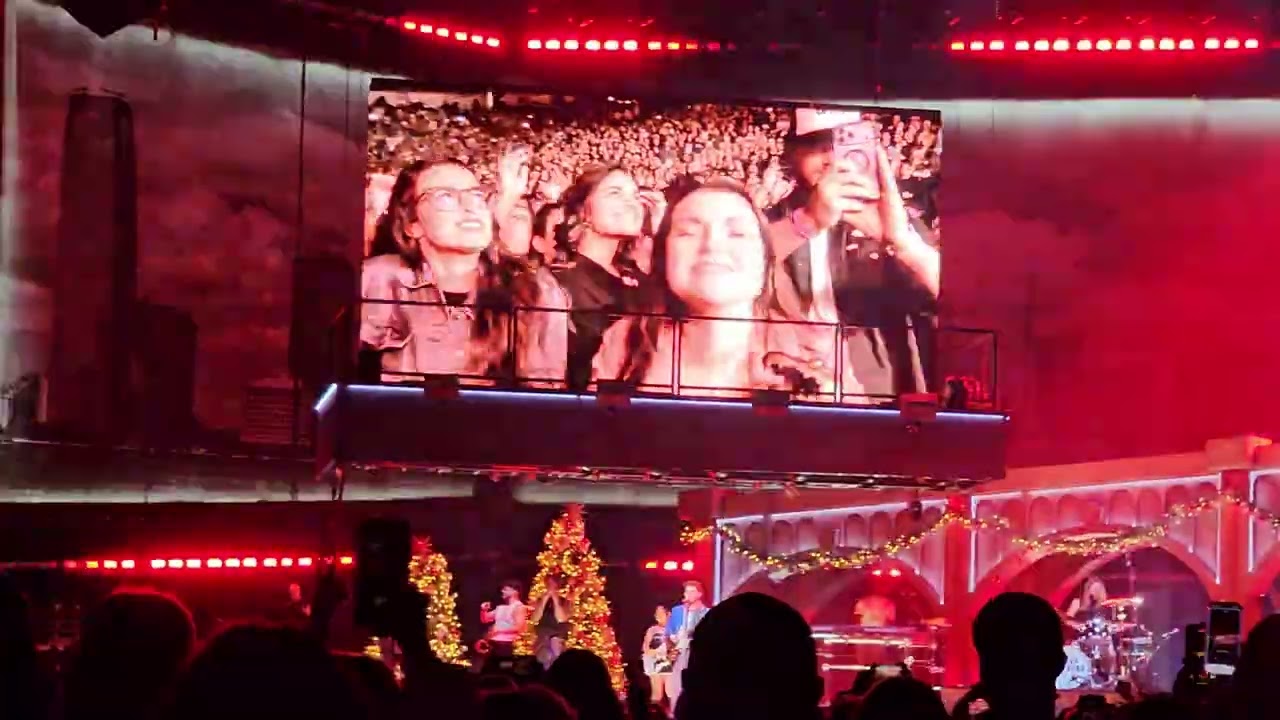 Jonas Brothers - NOLA Smoothie King Center - 12.6.2025 - S.O.S.