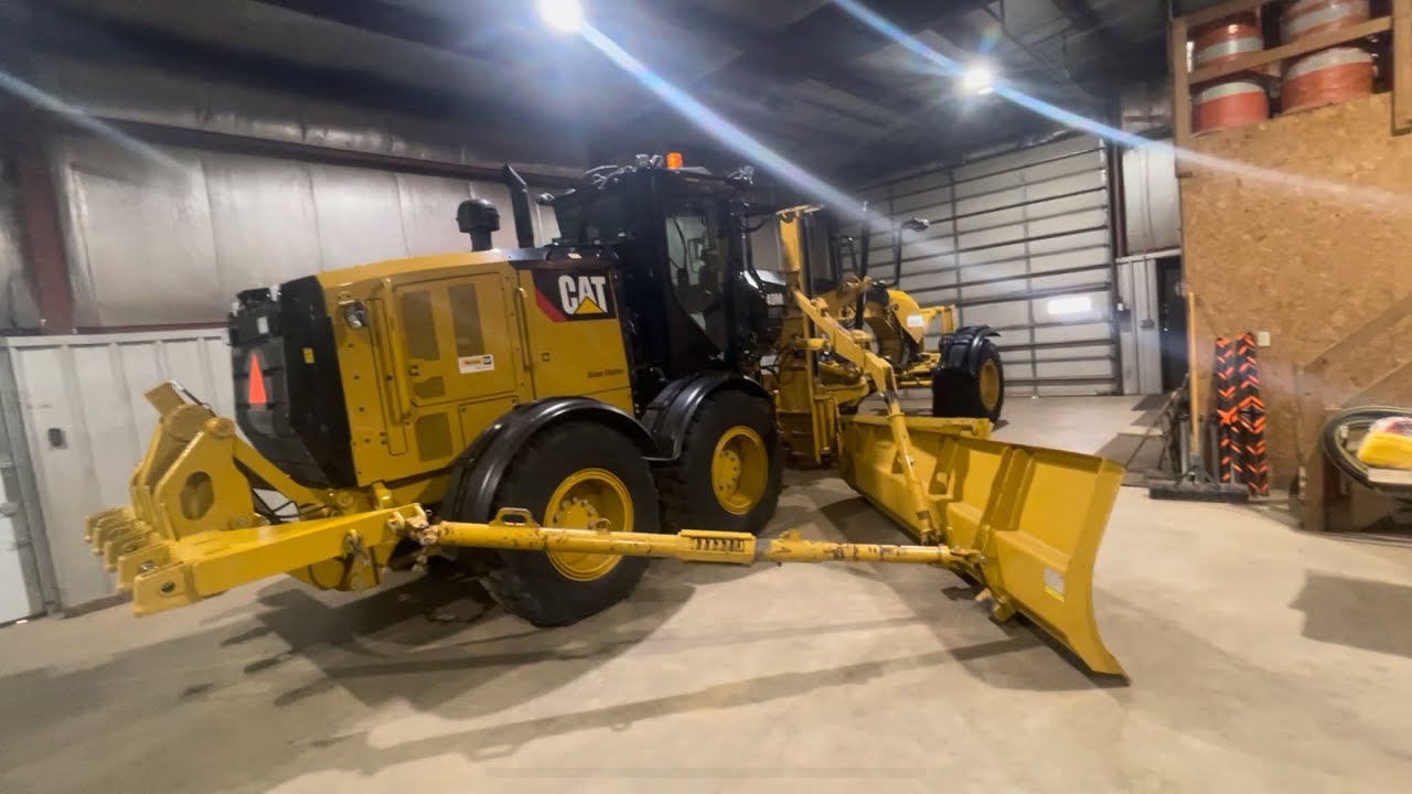 Cat 140M3 changing carbide cutting edges