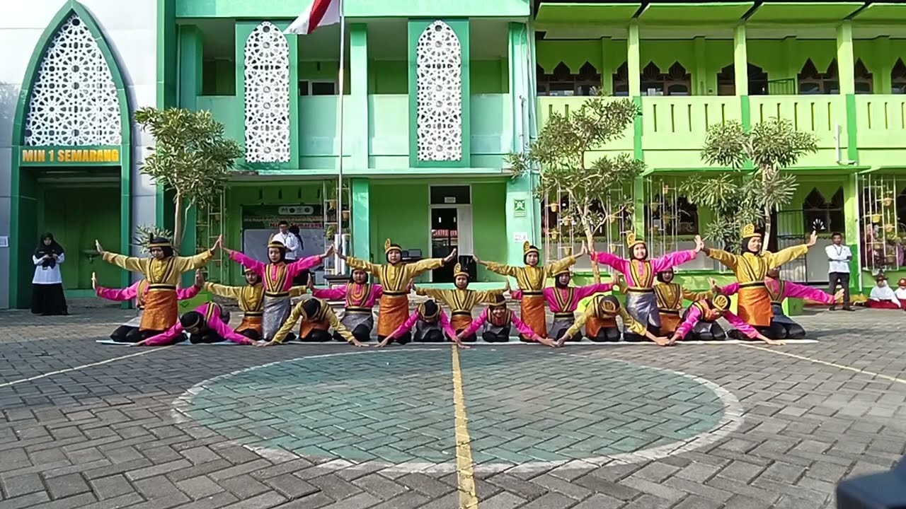 Tari Saman MIN 1 Semarang