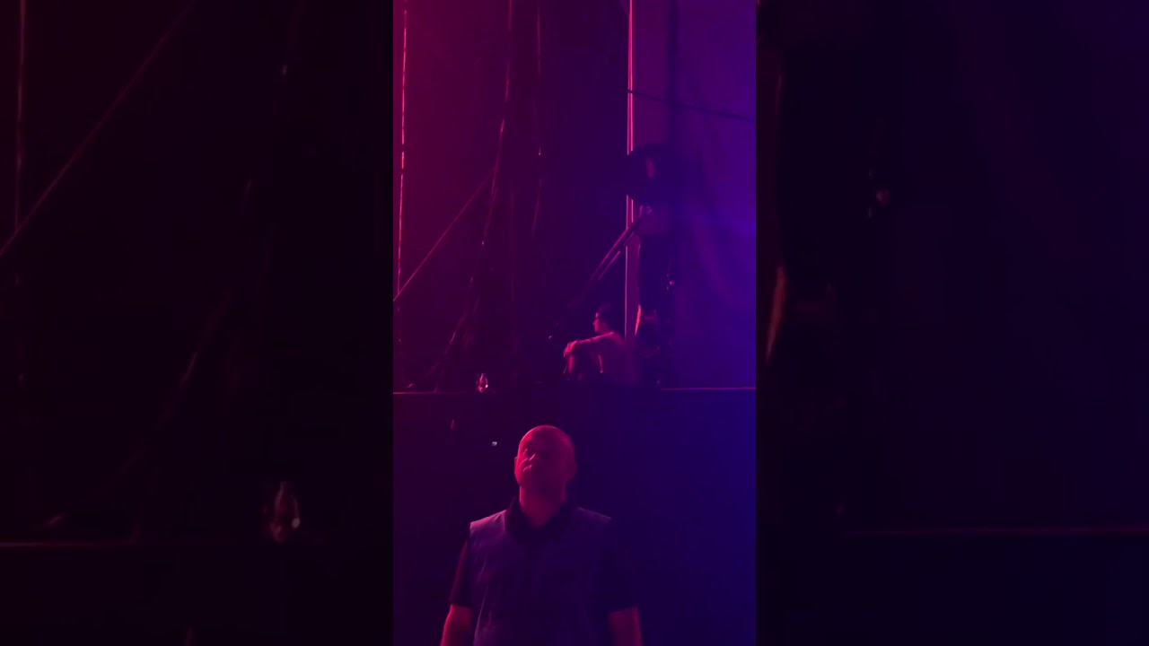 Omar Rodriguez Lopez enjoys Californication in the backstage - Red Hot Chili Peppers Live in Warsaw