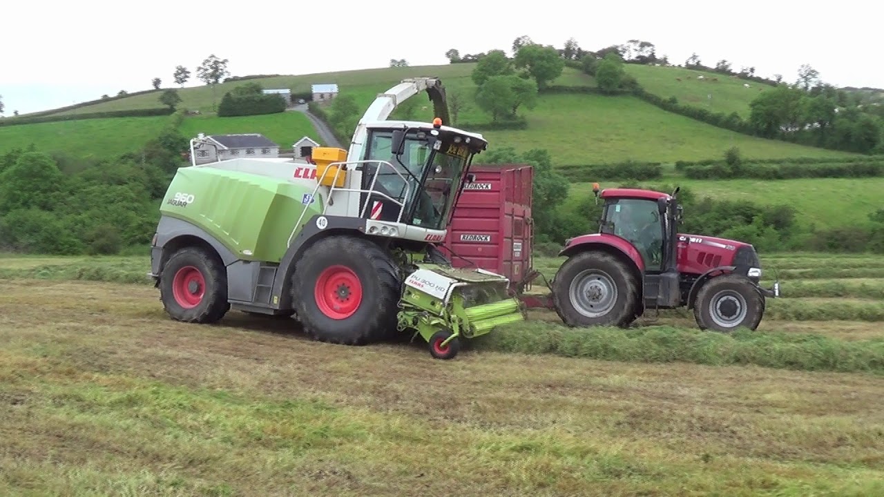 Lifting Silage With Joe Brady In Drung Co Cavan 2017 PT 1 Lifting