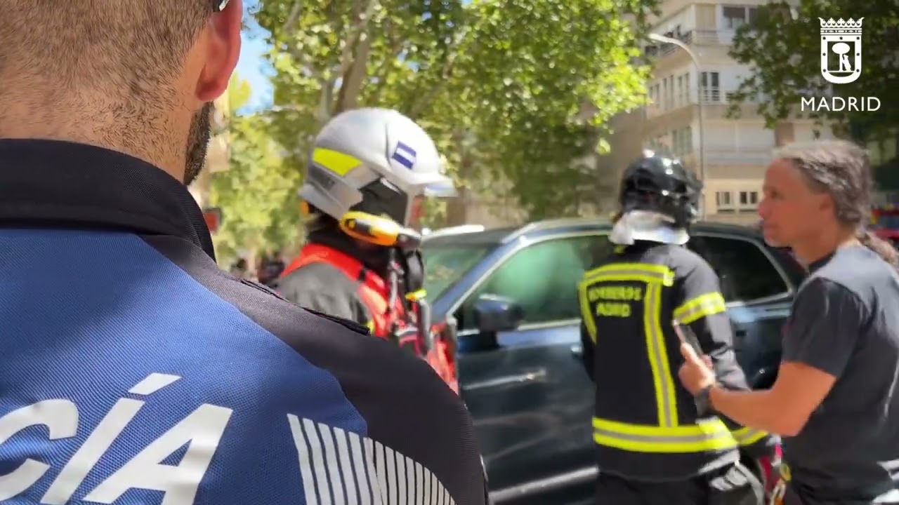 Incendio coche híbrido garaje Castellana 29ag23