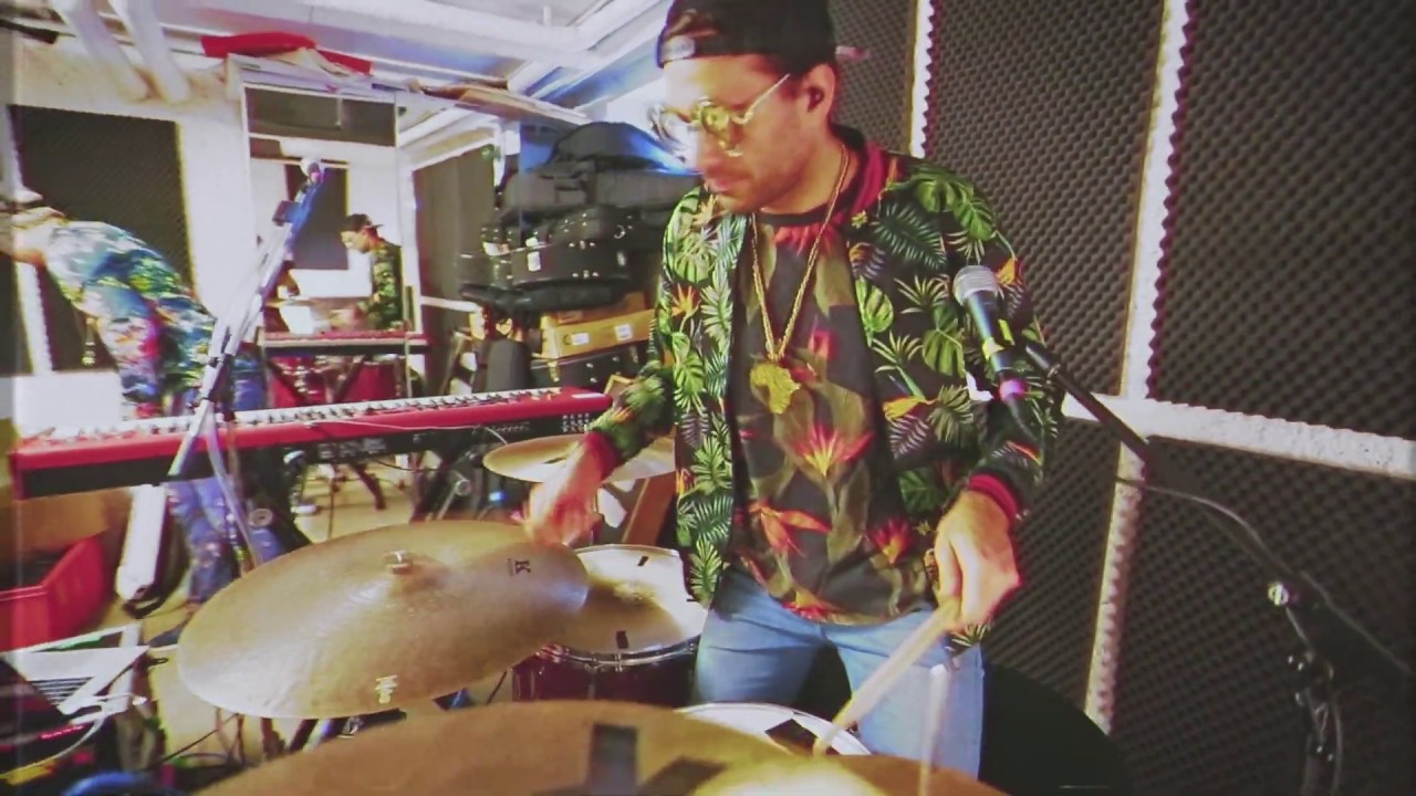 Hot Like Sushi - Expiration Date (Live Session)