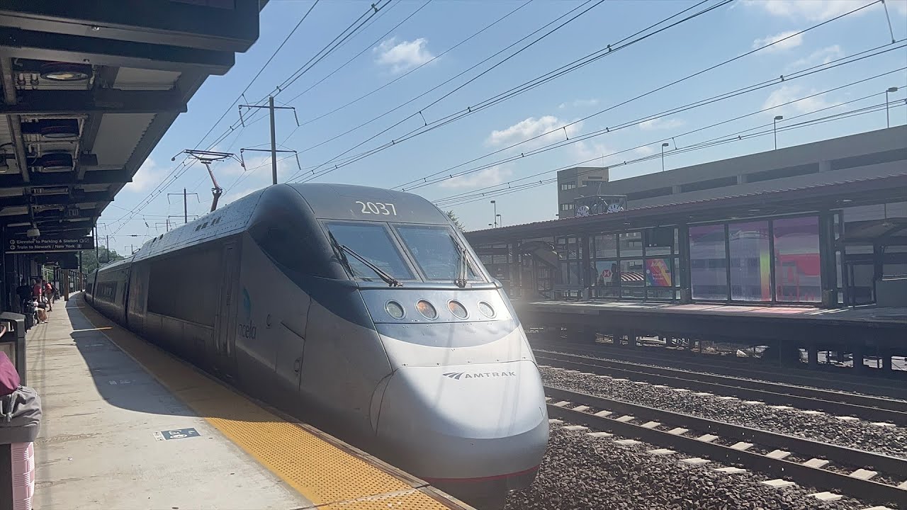 Railfanning Amtrak and NJ Transit at Metropark with Announcements 8-11-2023