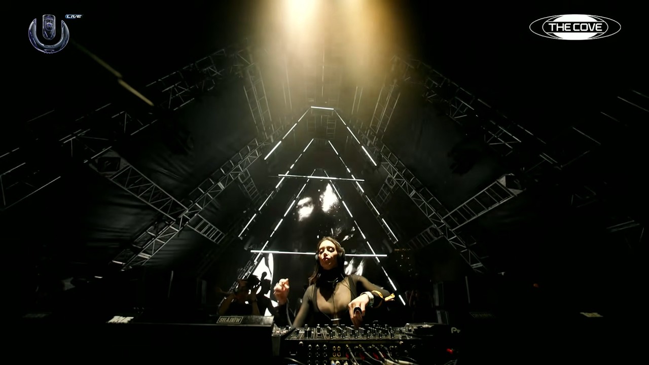 SARA LANDRY @ ULTRA MUSIC FESTIVAL MIAMI 2026 4K