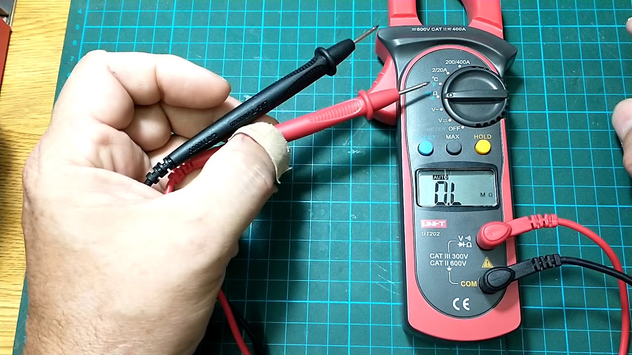 Pinza amperimétrica uni-t series 200 modelo 202