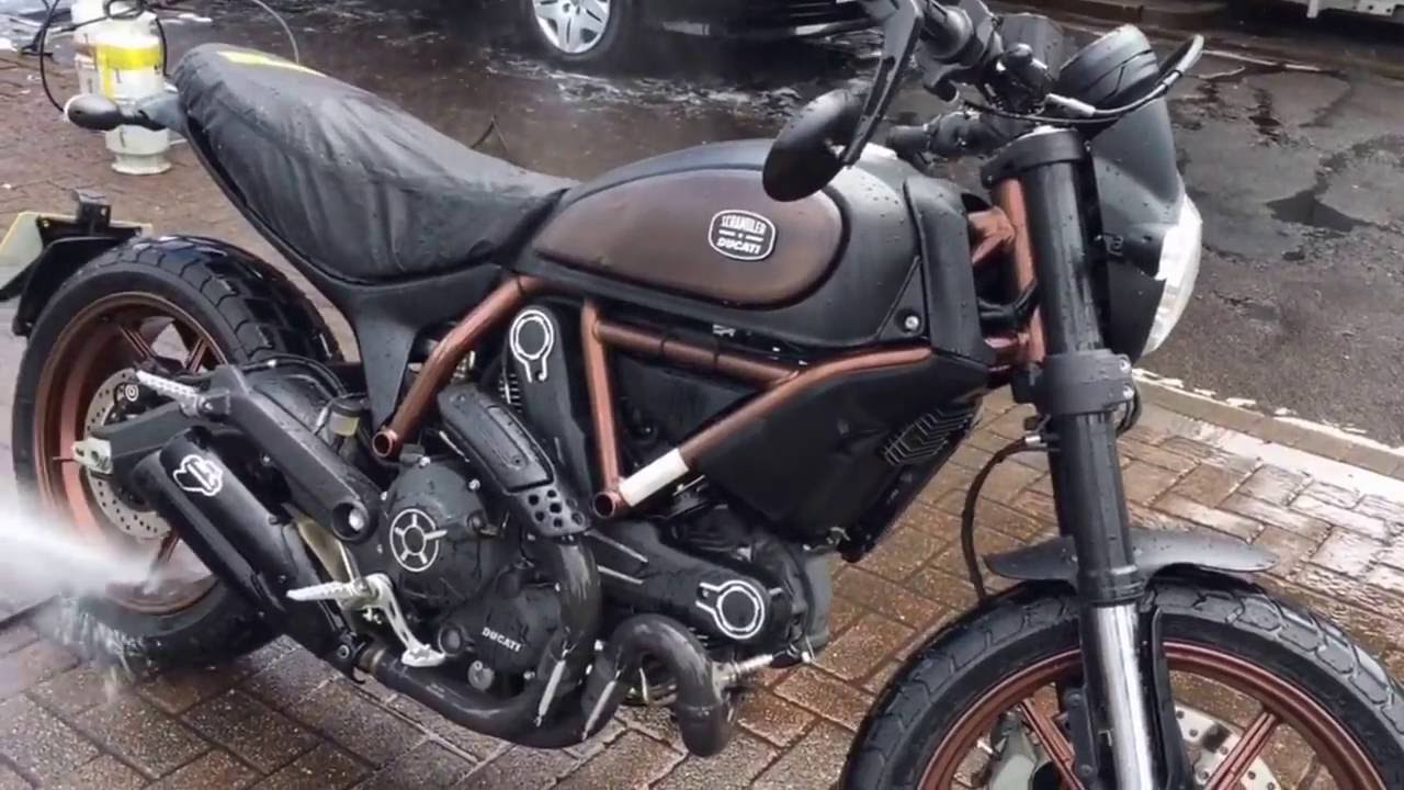 First Wash: Ducati Scrambler Italia Independent