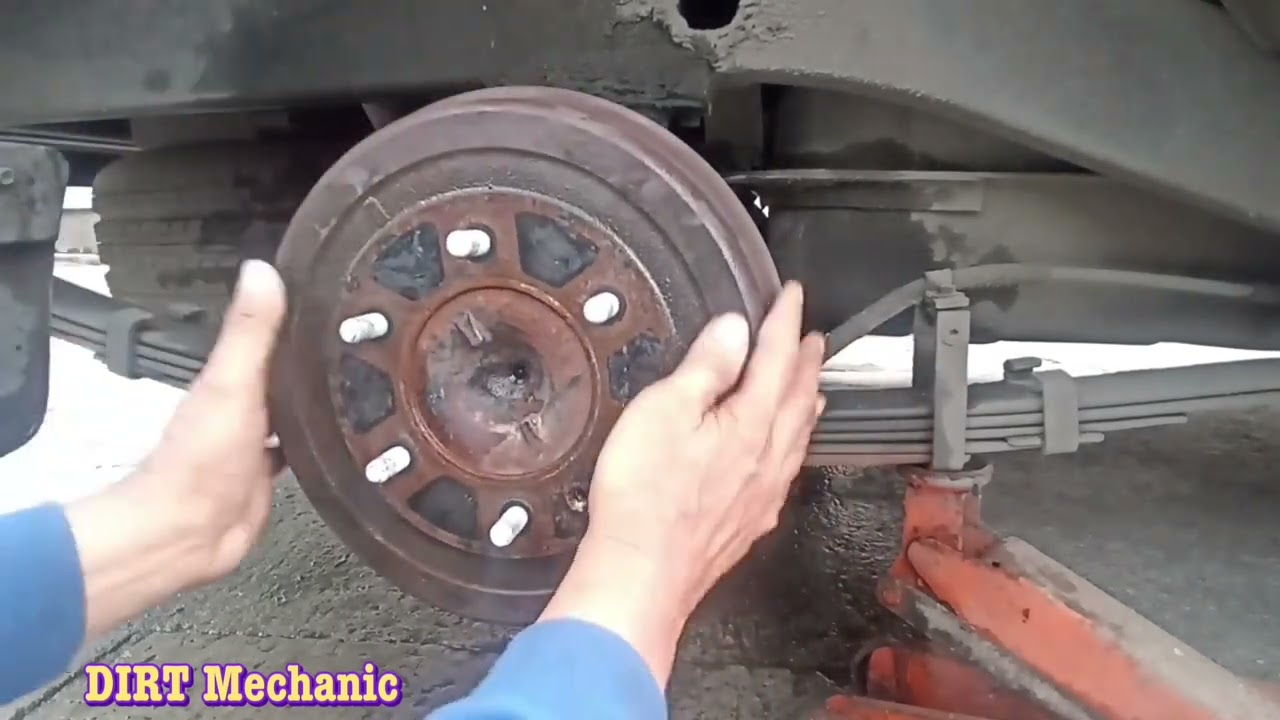 ISUZU CROSSWIND Rear brake cleaning and adjustment | DIRT MECHANIC