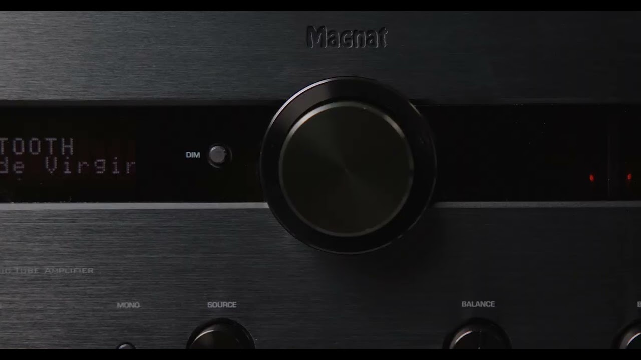 Magnat MA 900: stereo high-end hybrid integrated amplifier.