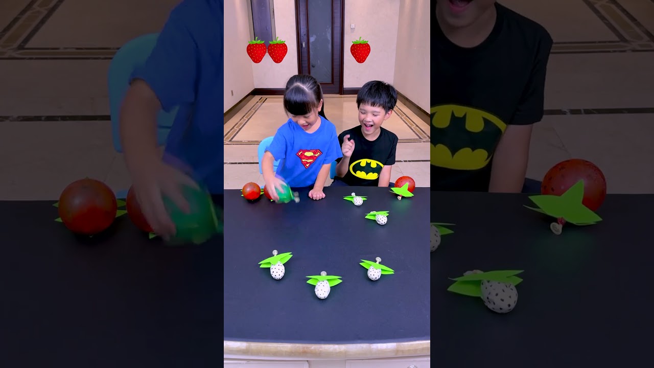Strawberry Red Challenge, Little Girl Vs. Little Boy! 