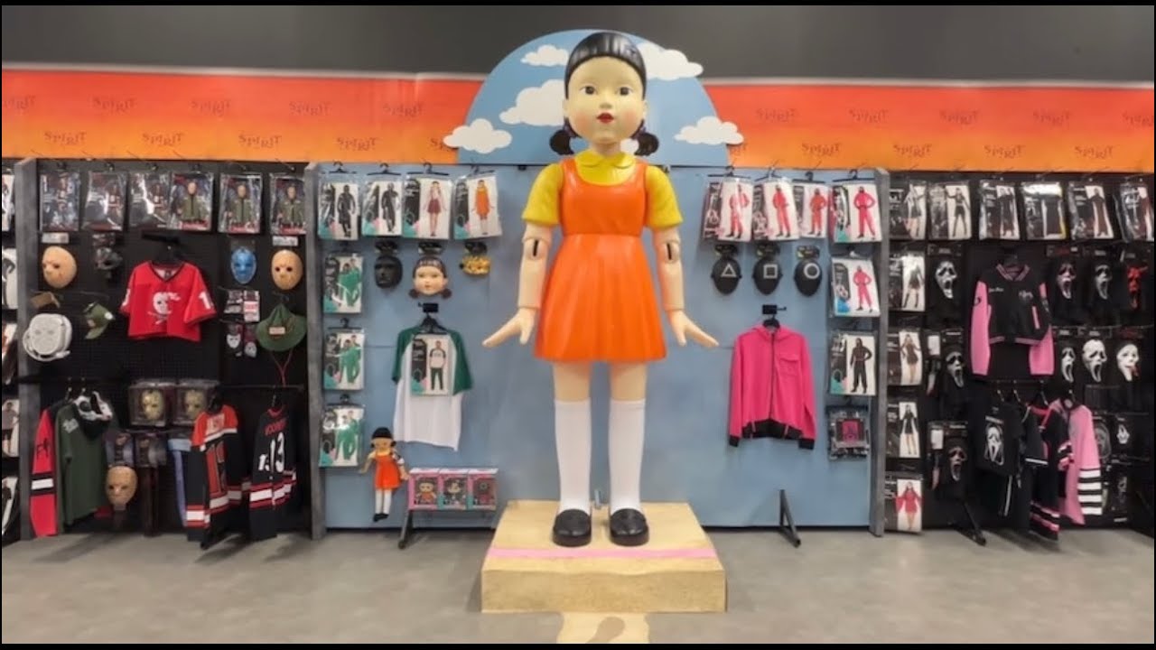 NEW FOR 2025 Spirit Halloween Young-Hee Squid Games LifeSize Animatronic (Cred: That Nate Guy On YT)