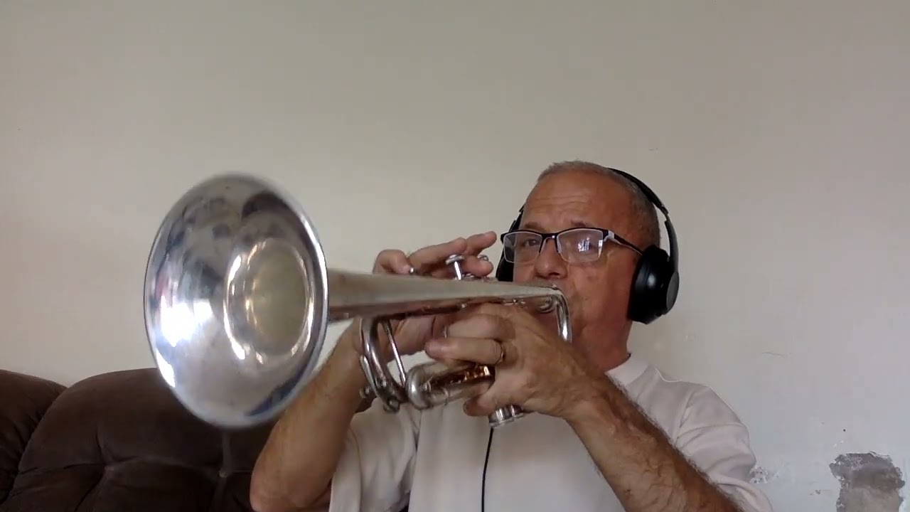 É BOM LOUVAR AO CRIADOR.