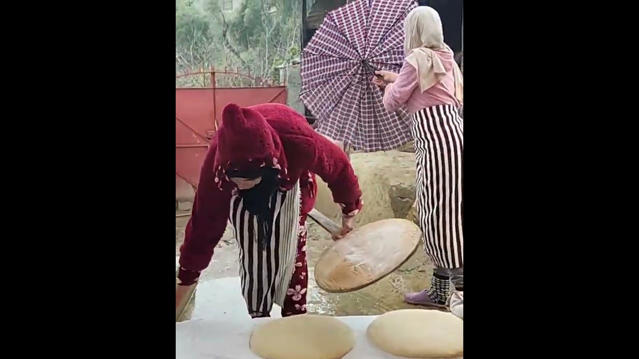 طح علينا شتاء على غفلة ففران  أجتنا الخبز غزالة ⛈️⛈️❤️