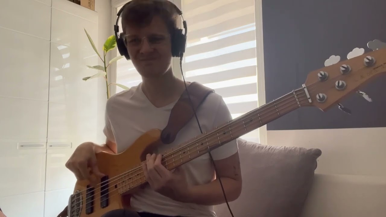 Dreamcatcher - Full Moon / Over The Sky / REASON - Bass cover