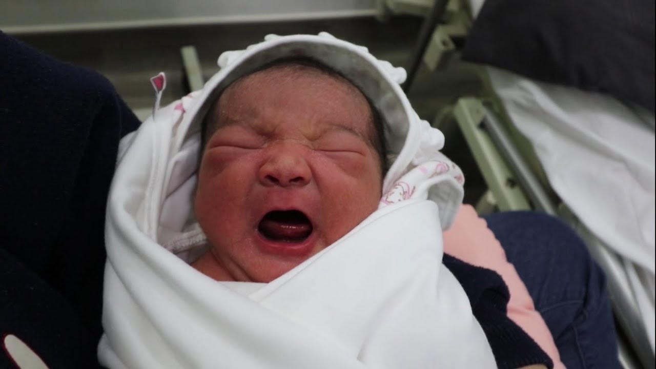 NANGANAK NA AKONG ATE MGA DHAI! E WELCOME NATO SI BABY PEPPA! (VLOG #33)
