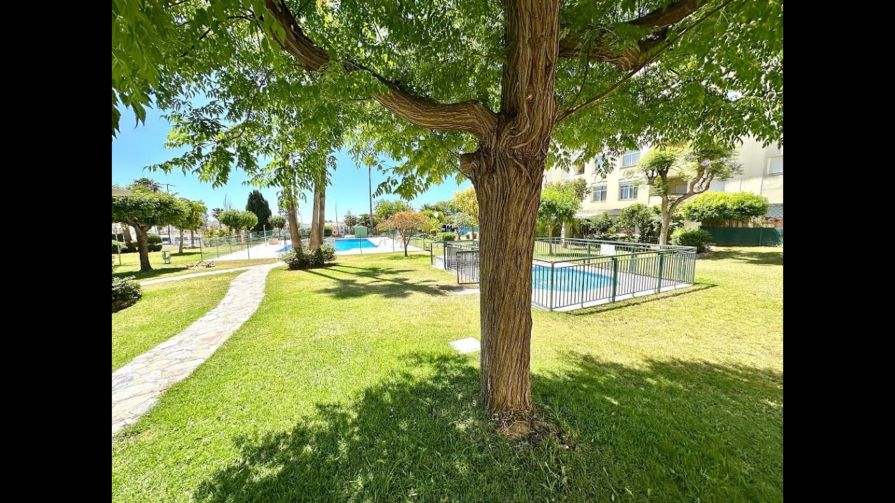#Piso de 4 dormitorios, 2 baños,garaje y piscina comunitaria en #ElPinillo - #Torremolinos (#Málaga)