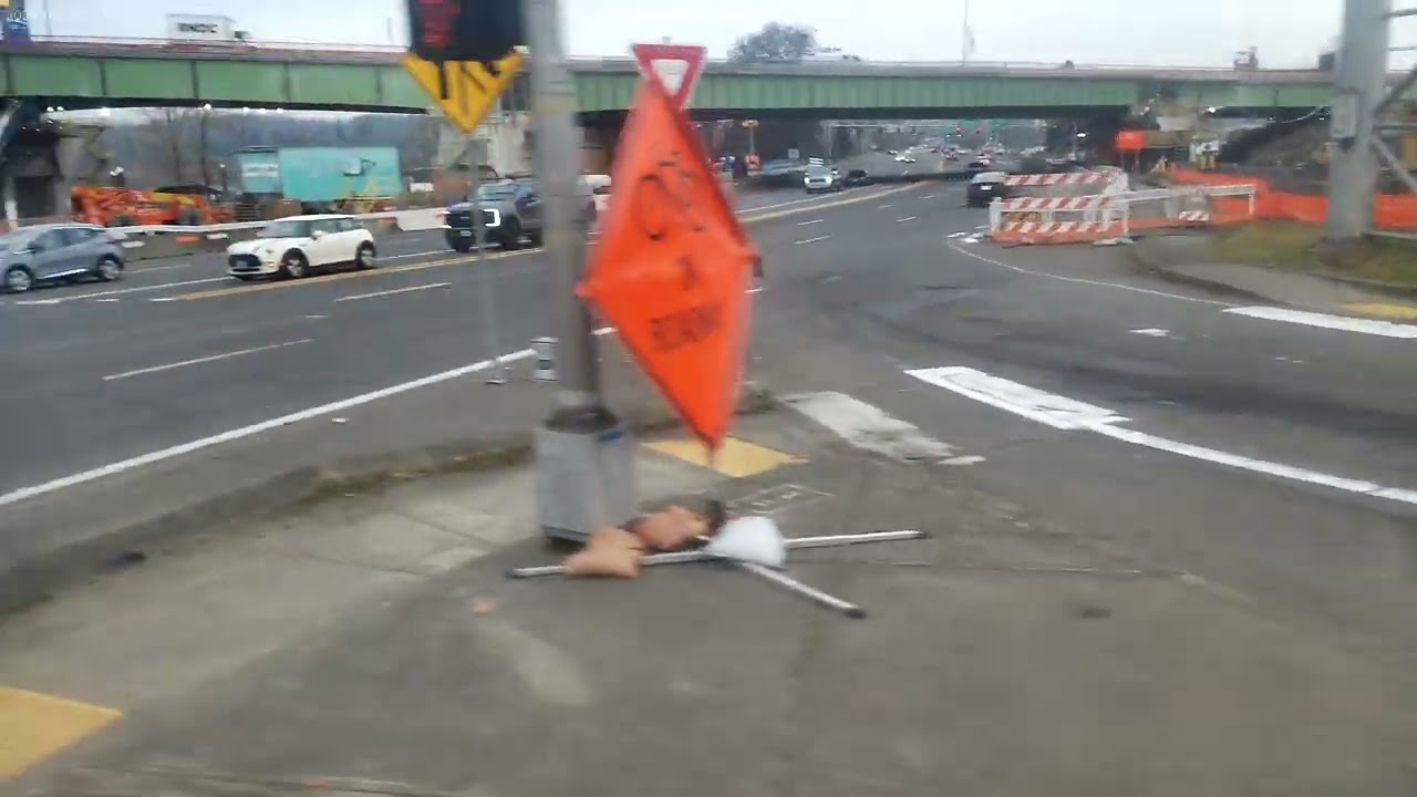 On my way to Oregon City, Oregon on the 35R bus Tuesday January 27th 2026 !!!!!!!!!!!!!!!!!!!!!!!!!