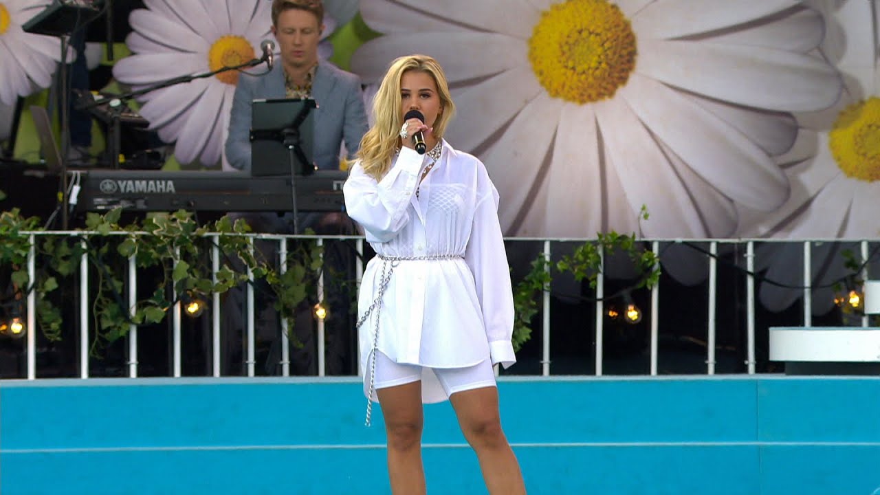 Lisa Ajax får igång publiken med nya låten ”I Like”  - Lotta på Liseberg (TV4)