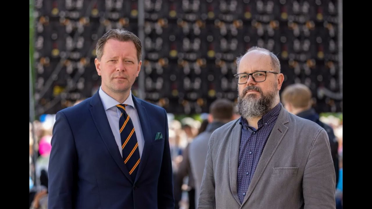 Objektiivi raadio, Kodumaine poliitika erakondade reitingute valgel